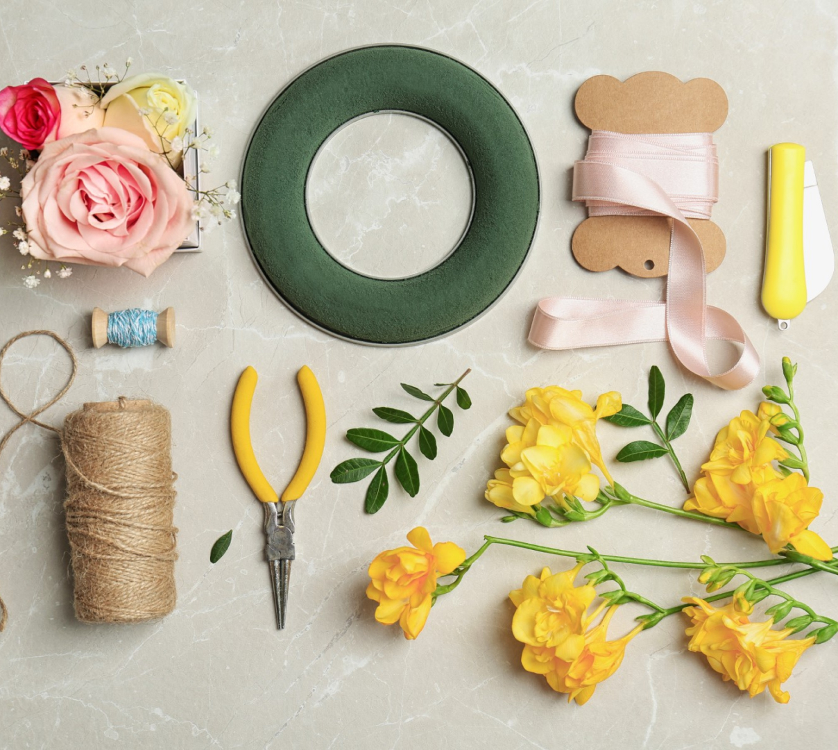 ¡Domina las herramientas de floristería y enamórate de las flores cortadas! Aprende las claves esenciales aquí